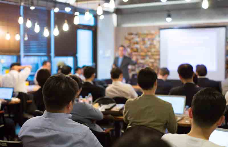 Quels sont les outils de coaching ? Versailles <br>Les outils de coaching les plus couramment utilisés dans les entreprises ? Versailles <br>Comment savoir quel outil de coaching convient le mieux à vos besoins ? Versailles